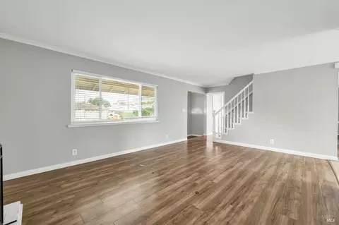 Living - 149 Donner Dr, Vacaville, CA 95687 photo 2 of 5