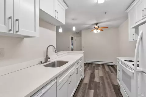 Kitchen - 505 Lighthouse Dr, Vallejo, CA 94590 photo 3 of 4