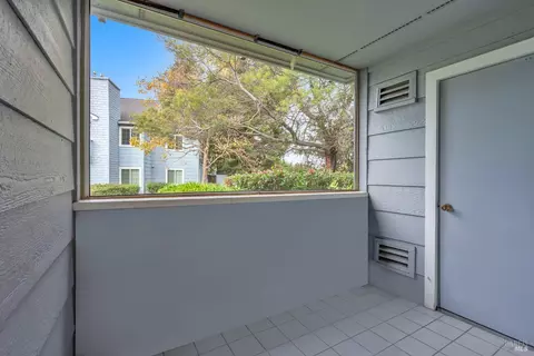 Exterior - 505 Lighthouse Dr, Vallejo, CA 94590 photo 4 of 16