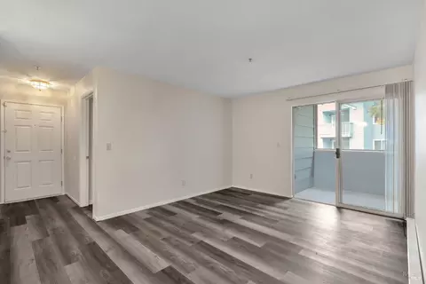 Living - 505 Lighthouse Dr, Vallejo, CA 94590 photo 3 of 4