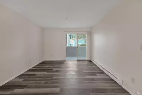 Living - 505 Lighthouse Dr, Vallejo, CA 94590 photo 2 of 4