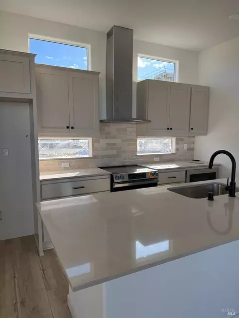 707 Catherine St, Vacaville, CA 95688