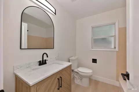 Bath - 1342 Monteith Dr, Vallejo, CA 94590 photo 1 of 3