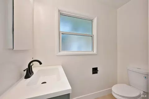 Bath - 1342 Monteith Dr, Vallejo, CA 94590 photo 2 of 3