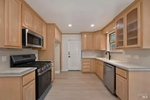 Kitchen - 1342 Monteith Dr, Vallejo, CA 94590 photo 2 of 4