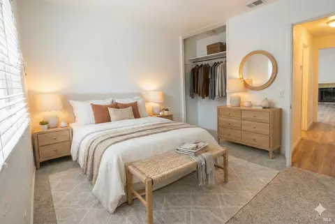 Bedroom - 550 W Creekside Cir, Dixon, CA 95620 photo 2 of 3
