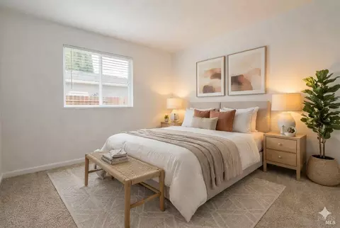 Bedroom - 550 W Creekside Cir, Dixon, CA 95620 photo 1 of 3