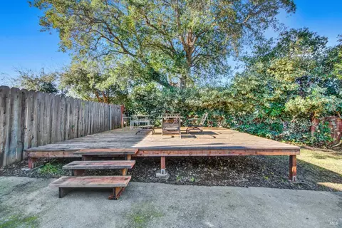 Exterior - 91 14th St, Vallejo, CA 94590 photo 11 of 16