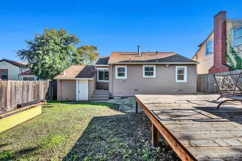 Exterior - 91 14th St, Vallejo, CA 94590 photo 15 of 16
