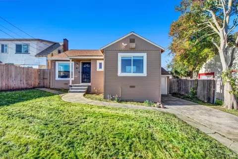 Exterior - 91 14th St, Vallejo, CA 94590 photo 5 of 16