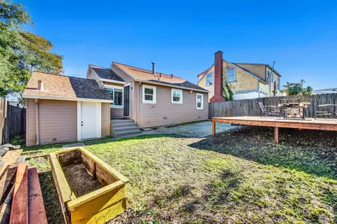 Exterior - 91 14th St, Vallejo, CA 94590 photo 14 of 16