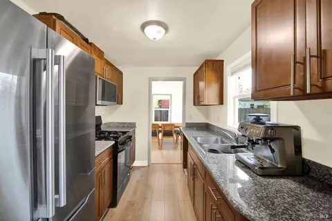 Kitchen - 91 14th St, Vallejo, CA 94590 photo 4 of 5