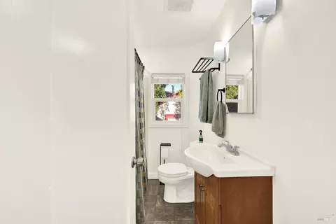 Bath - 91 14th St, Vallejo, CA 94590 photo 1 of 3