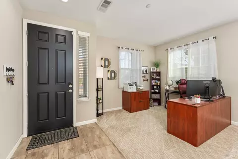 Entry Way - 625 Guild Rd, Vacaville, CA 95688 photo 2 of 11