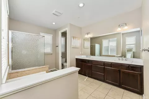 Entry Way - 625 Guild Rd, Vacaville, CA 95688 photo 8 of 11