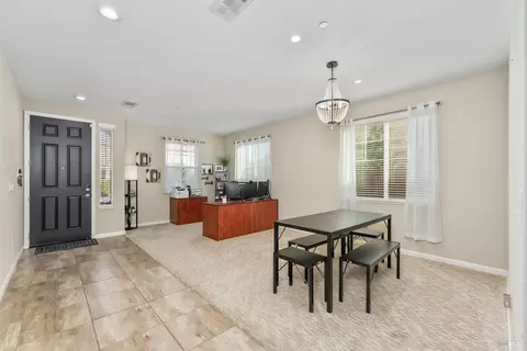 Entry Way - 625 Guild Rd, Vacaville, CA 95688 photo 3 of 11