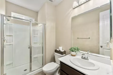 Bath - 625 Guild Rd, Vacaville, CA 95688 photo 1 of 2