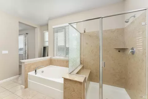 Bath - 625 Guild Rd, Vacaville, CA 95688 photo 2 of 2