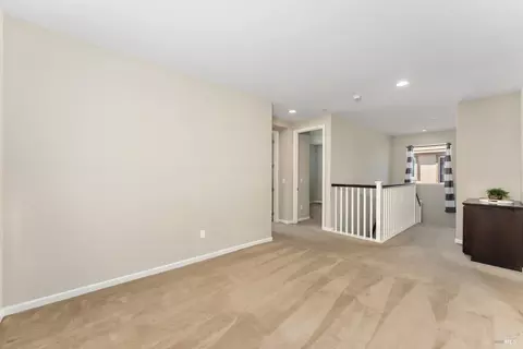 Entry Way - 625 Guild Rd, Vacaville, CA 95688 photo 6 of 11