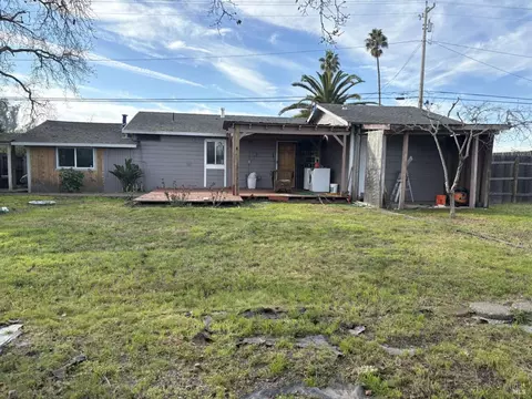 2808 Fulton Rd, Fulton, CA 95439