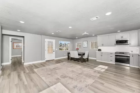 Entry Way - 7461 Putman Rd, Vacaville, CA 95688 photo 1 of 2