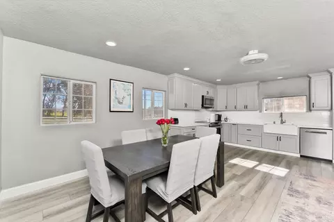 Dining - 7461 Putman Rd, Vacaville, CA 95688 photo 1 of 4
