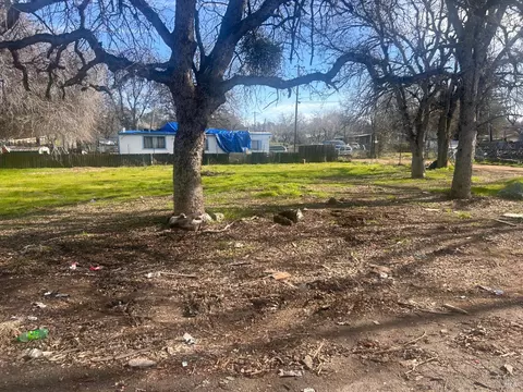 14830 El Camino Real Rd, Clearlake, CA 95422