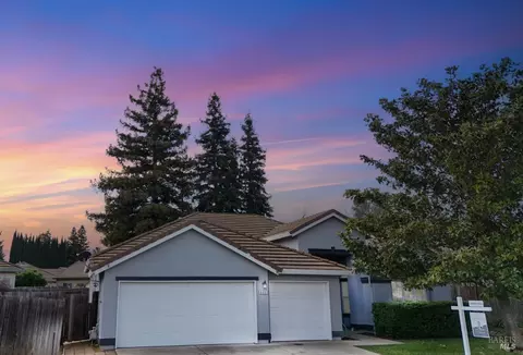 605 Alwin Dr, Dixon, CA 95620 photo 2