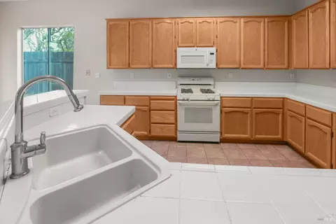 605 Alwin Dr, Dixon, CA 95620 photo 18