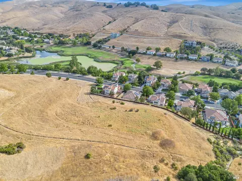 1607 Landmark Dr, Vallejo, CA 94591 photo 4