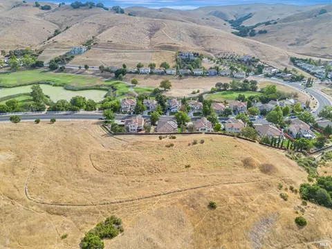 1607 Landmark Dr, Vallejo, CA 94591 photo 3