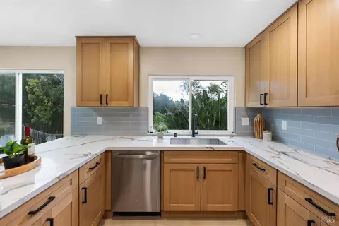 Kitchen - 1466 Granada St, Vallejo, CA 94591 photo 3 of 4