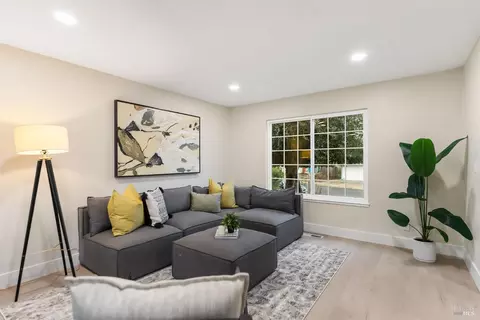 Living - 1466 Granada St, Vallejo, CA 94591 photo 1 of 4