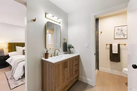 Bath - 1466 Granada St, Vallejo, CA 94591 photo 1 of 4