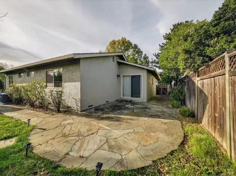 Exterior - 970 Madison Dr, Sonoma, CA 95476 photo 6 of 10