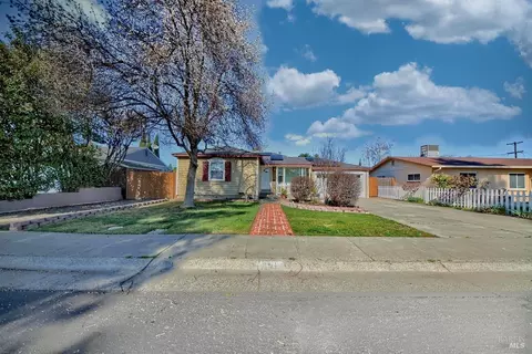 650 W C St, Dixon, CA 95620 photo 1