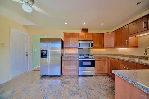 650 W C St, Dixon, CA 95620 photo 11