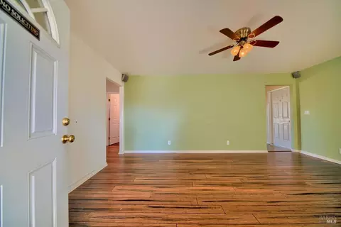 650 W C St, Dixon, CA 95620 photo 5