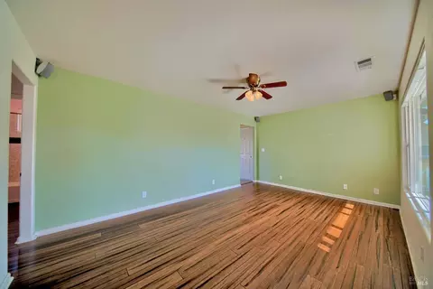 650 W C St, Dixon, CA 95620 photo 6