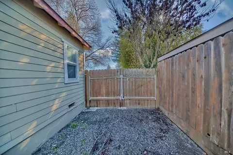 650 W C St, Dixon, CA 95620 photo 32