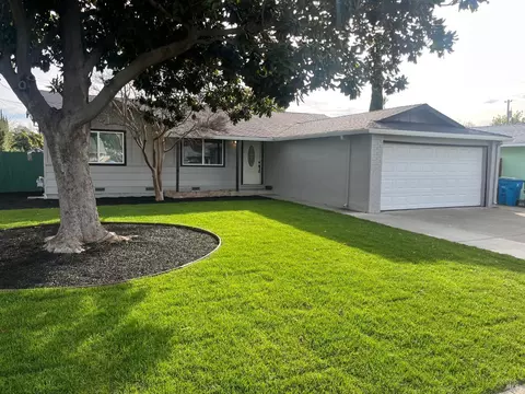 324 Trinity Dr, Vacaville, CA 95687 photo 2
