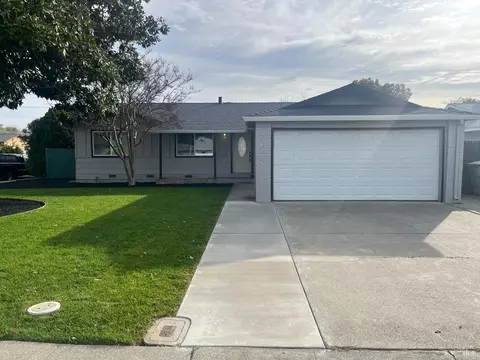 324 Trinity Dr, Vacaville, CA 95687 photo 4