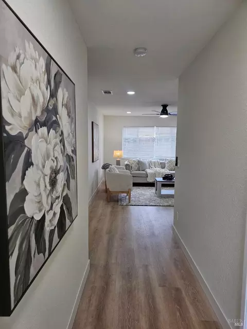 324 Trinity Dr, Vacaville, CA 95687 photo 6