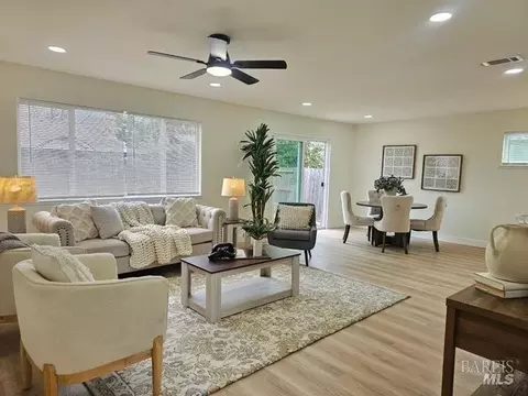 324 Trinity Dr, Vacaville, CA 95687 photo 7