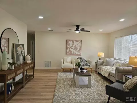 324 Trinity Dr, Vacaville, CA 95687 photo 5