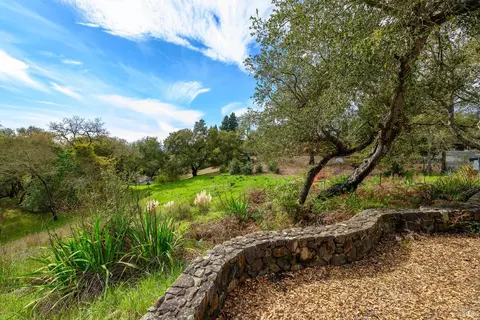 5275 Wikiup Ct, Santa Rosa, CA 95403