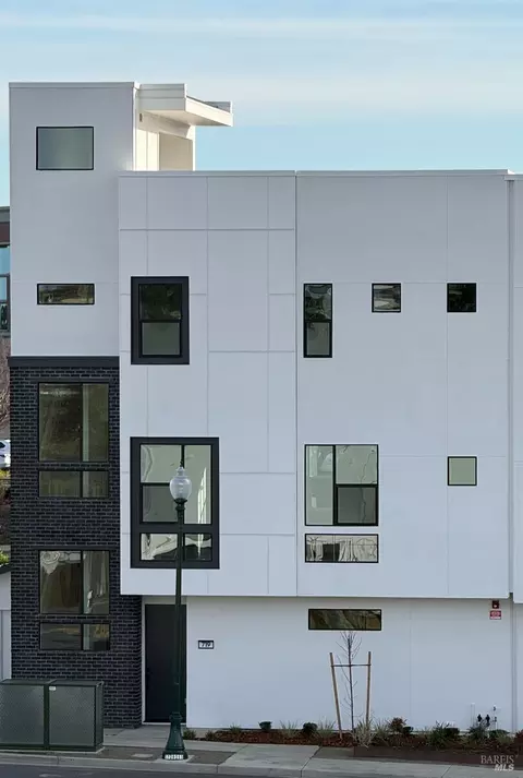 719 Catherine St, Vacaville, CA 95688