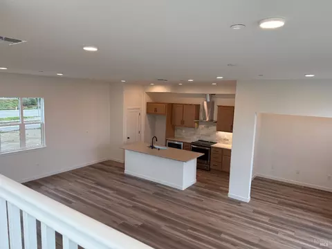 719 Catherine St, Vacaville, CA 95688