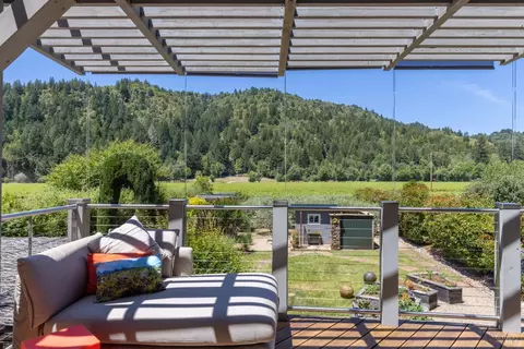 16548 Laughlin Rd, Guerneville, CA 95446