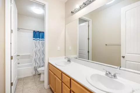 Bath - 2326 Cunningham Dr, Fairfield, CA 94533 photo 1 of 4